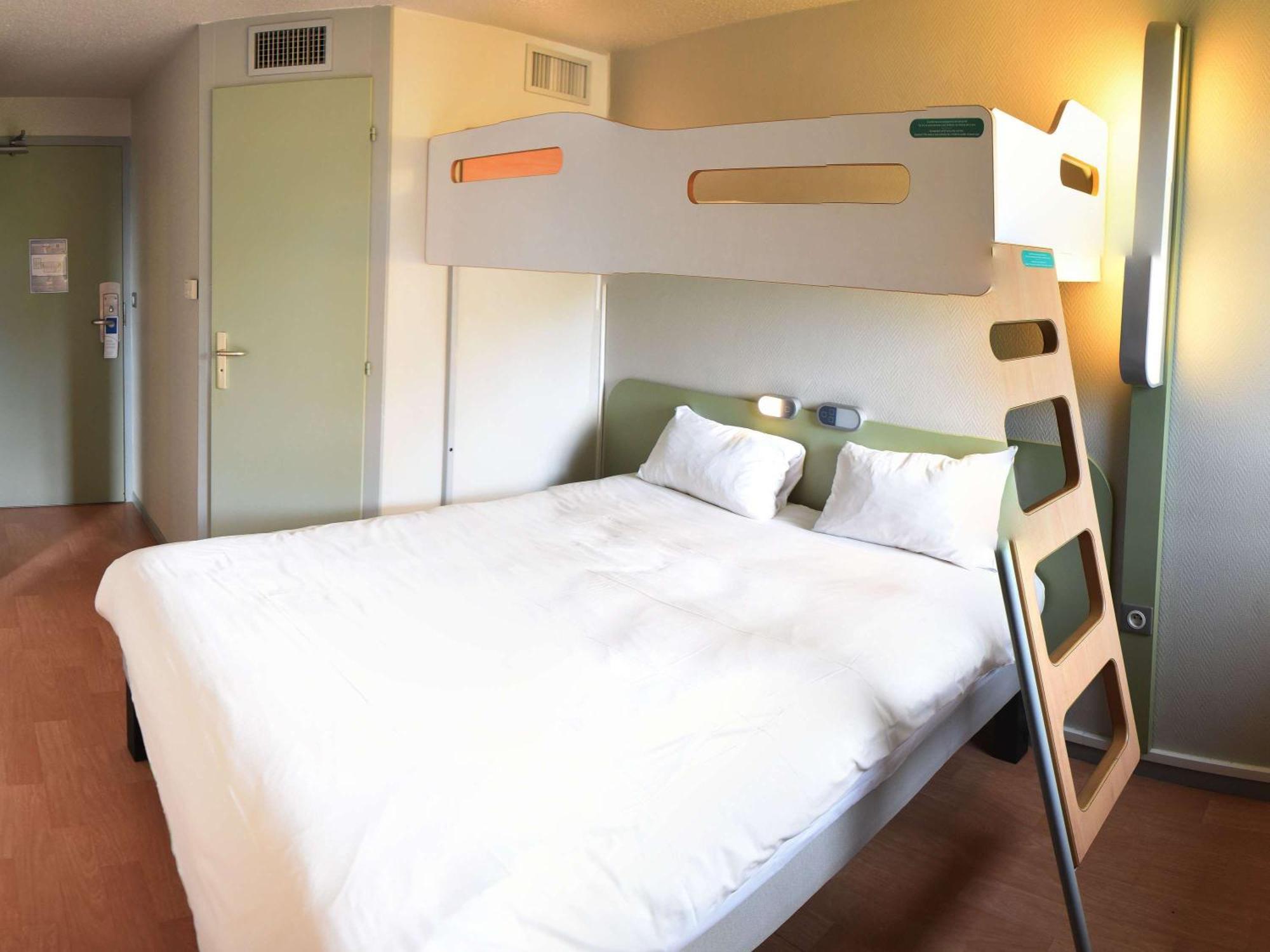 Hotel Ibis Budget Laval Bonchamp Les Laval Zewnętrze zdjęcie