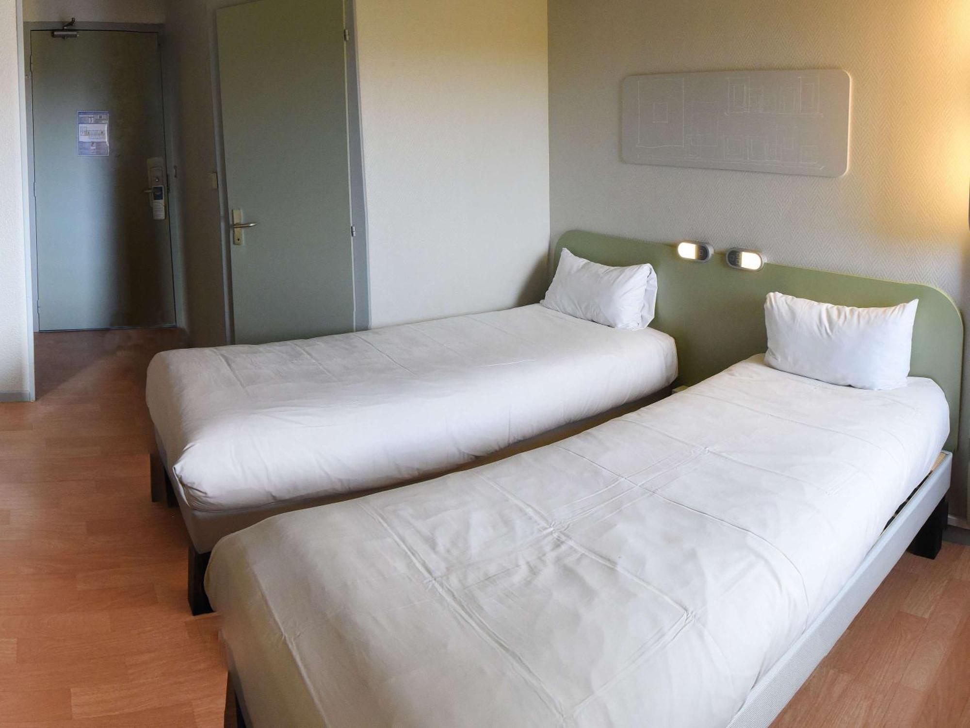 Hotel Ibis Budget Laval Bonchamp Les Laval Zewnętrze zdjęcie