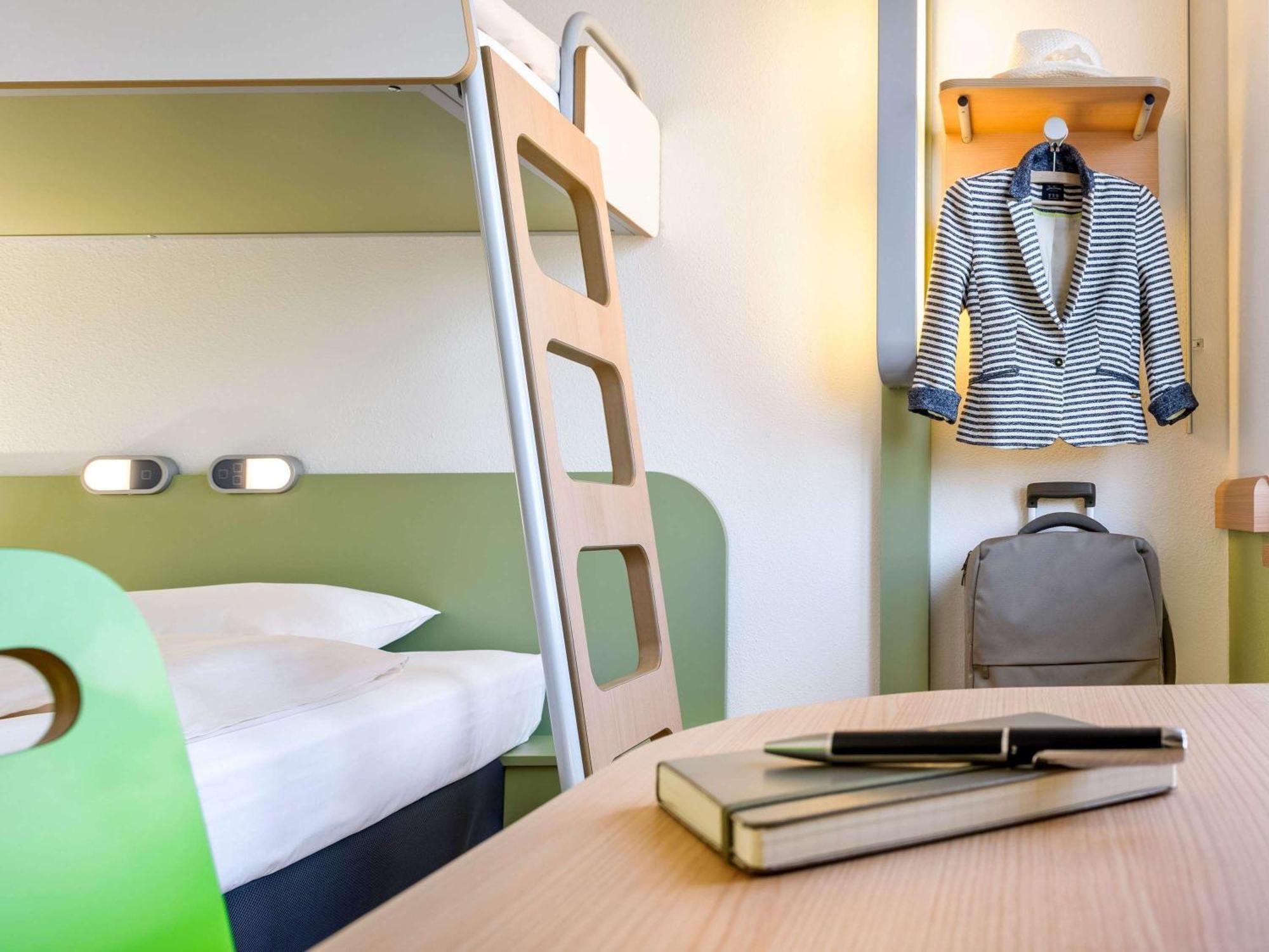 Hotel Ibis Budget Laval Bonchamp Les Laval Zewnętrze zdjęcie